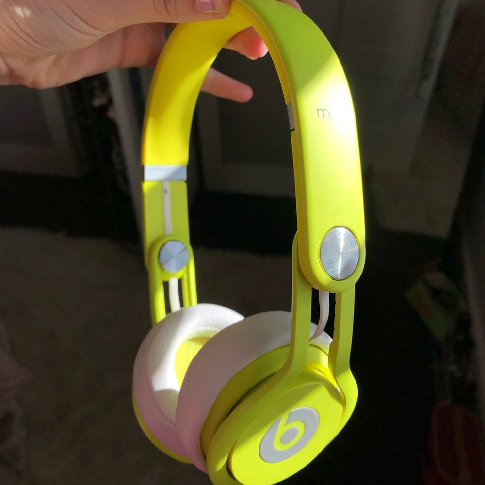 Beats by Dr. Dre Mixr Neon yellow